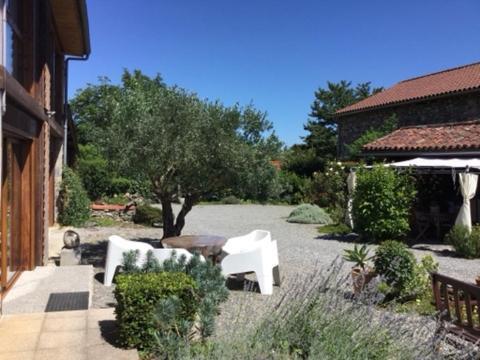 Loft Atypique Bed & Breakfast Villeneuve-de-Rivière Dış mekan fotoğraf
