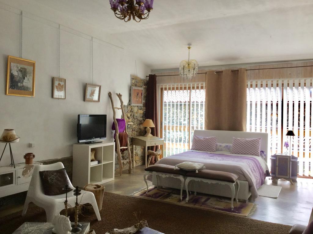 Loft Atypique Bed & Breakfast Villeneuve-de-Rivière Dış mekan fotoğraf