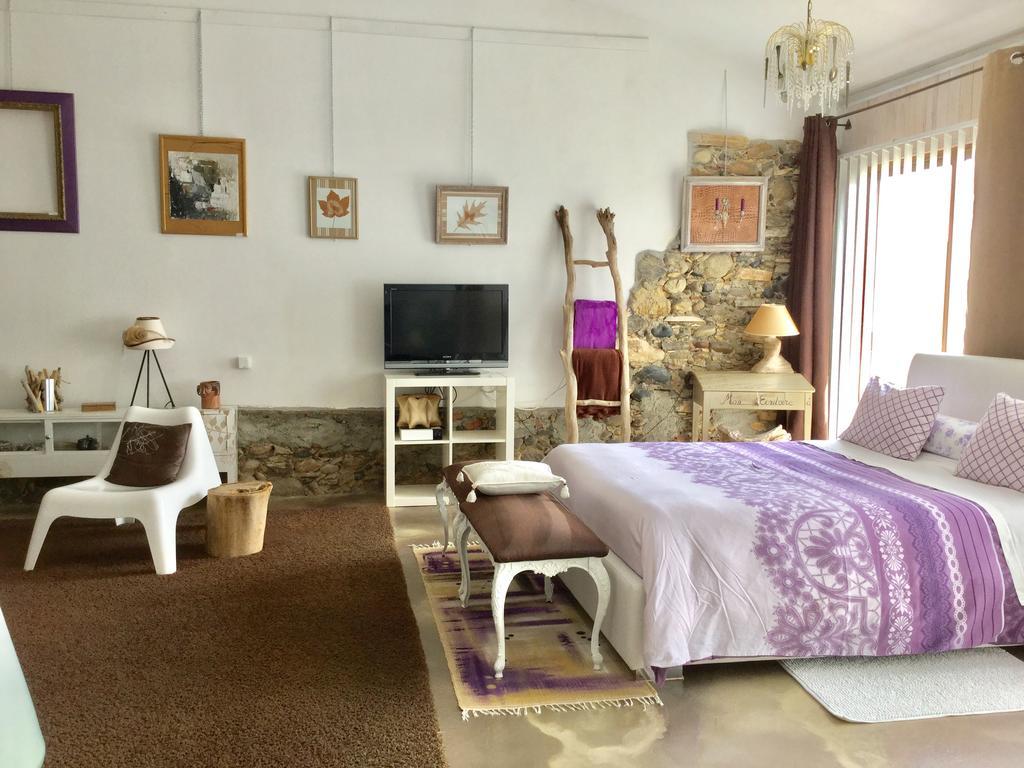 Loft Atypique Bed & Breakfast Villeneuve-de-Rivière Dış mekan fotoğraf